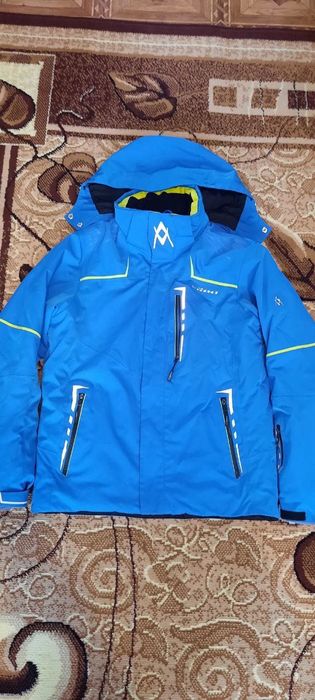 Курточка чоловіча