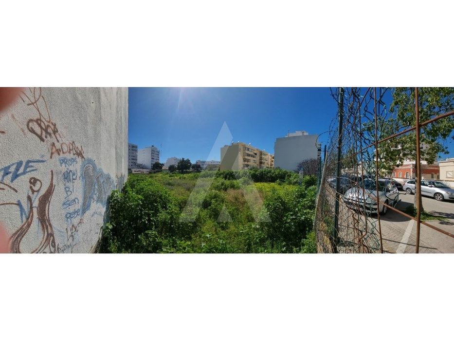 Terreno urbano, com 6.430 m2,com localização privilegiada em Olhão,...