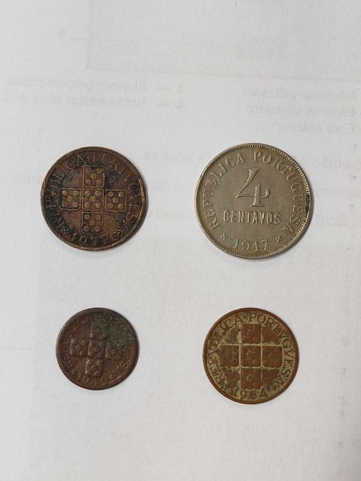 Quatro moedas portuguesas antigas