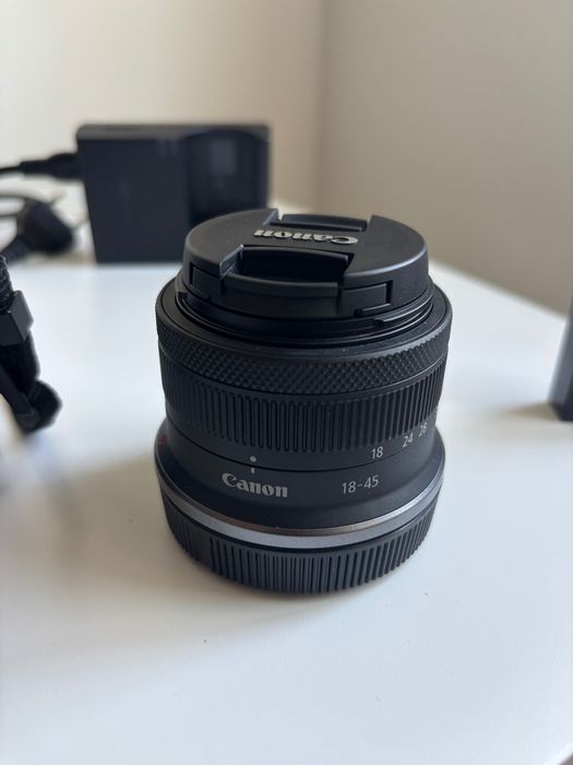 Camara canon r100 + Rf-s 18-45mm f/4.5-6.3
