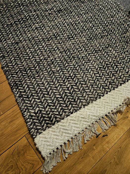 Zestaw dwóch czarno-białych chodniczków Benuta