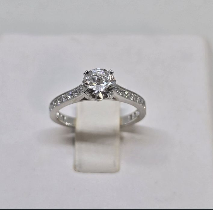 Золота каблучка, центральний натуральний діамант 1,03 ct
