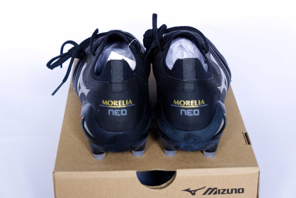 Buty piłkarskie Mizuno Morelia Neo 4 Elite MD 44.5