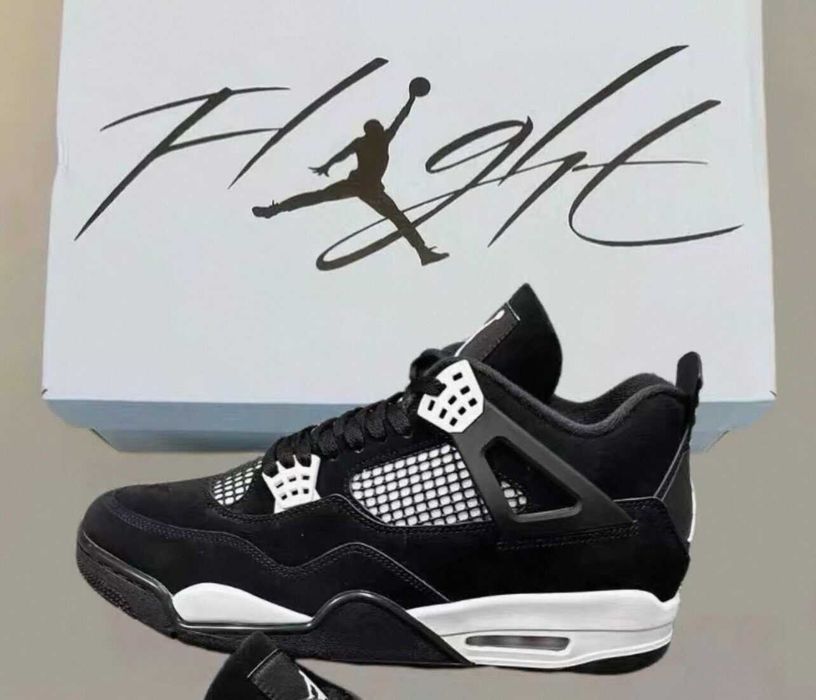 Air Jordan 4 Retro White Thunder  R. 42