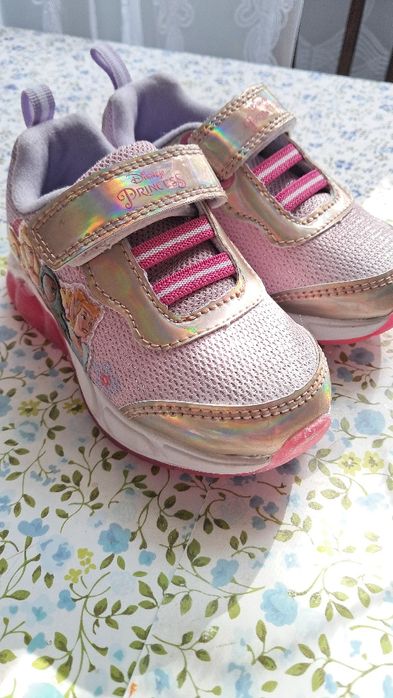 Кросівки на дівчинку р.23.5