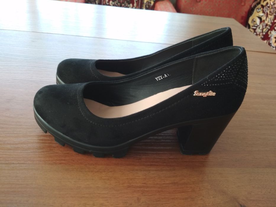 Туфлі жіночі замшеві