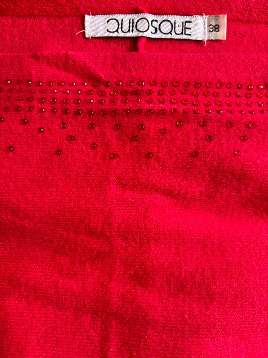 Malinowy sweterek Quiosque