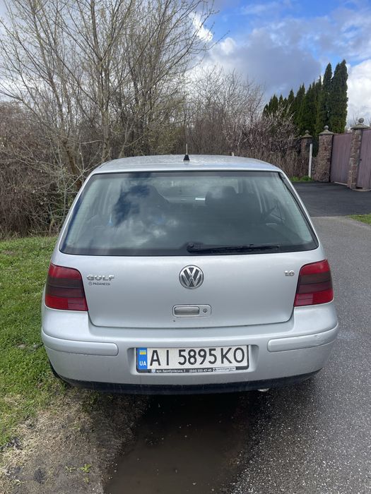 Volkswagen Golf 4 1.6 бензин 2001