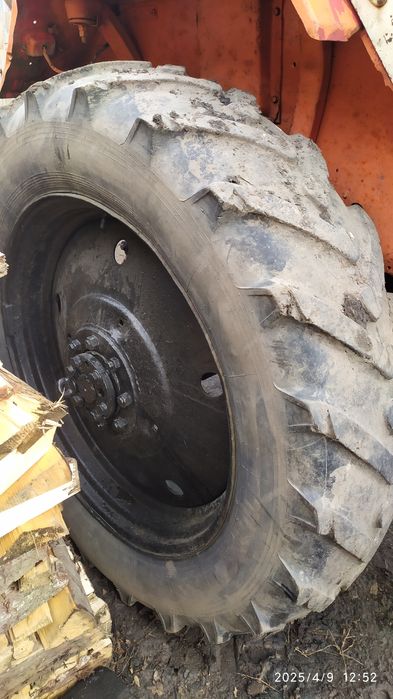 Трактор колесный ЮМЗ 6