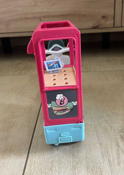 Samochód i skuter dla Barbie w stanie dobrym