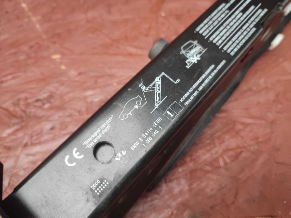 BMW E39 ORYGINALNY Lewarek podnoszenia auta / podnośnik w bdb  OEM