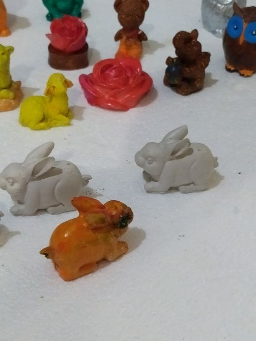 Królik , figurka do samodzielnego pomalowania.
Rozmiar: wysokość 4cm,