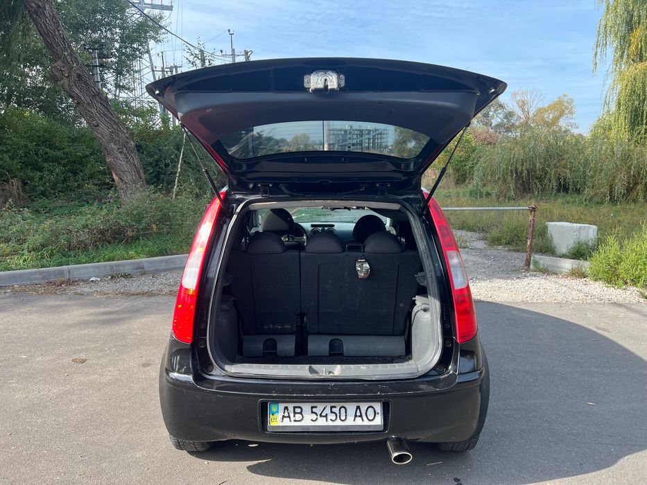 Авто Міцубісі Кольт