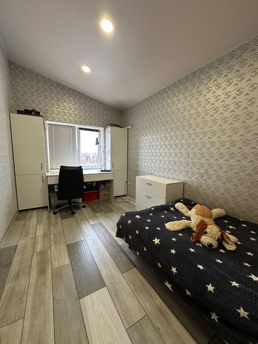 Гарна трьох кімнатна квартира в Гостомелі в тихому місці