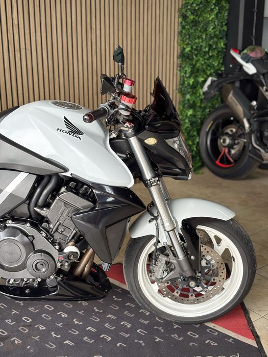Honda CB1000R Leo Vince