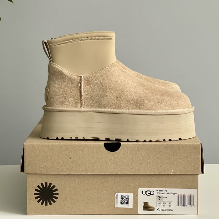 Жіночі утеплені UGG Classic Mini Dipper Sand угг бежеві