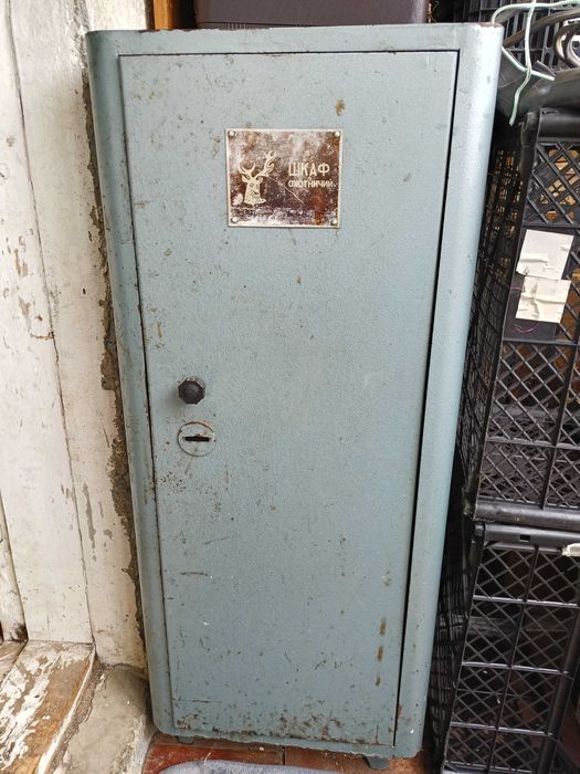 Оружейный шкаф для хранения оружия