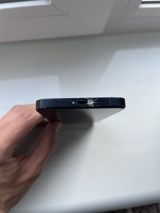 iphone 12 64gb немного подушатан корпус