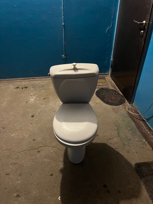 Унитаз  с бочком