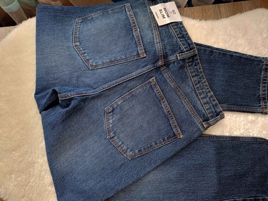 Джинси  жіночі BERSHKA,MOM slim,Нові! 40-й розмір L - ка.