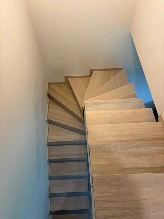 Drewniane stopnie dywanowe – dąb / jesion/ buk Produkcja na zamówienie