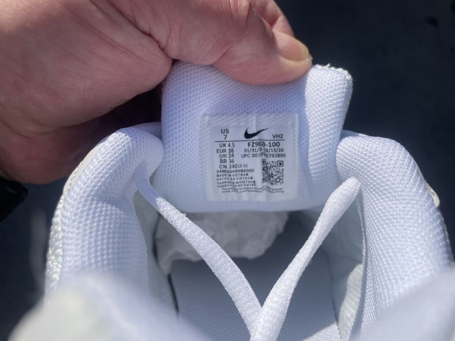Nike Initiator White 36-40 в наявності.