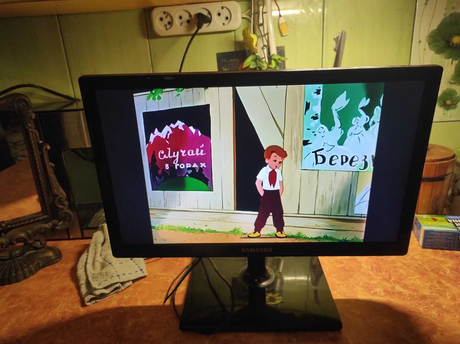 Телевизор 14 вольт Samsung lt19c350ex