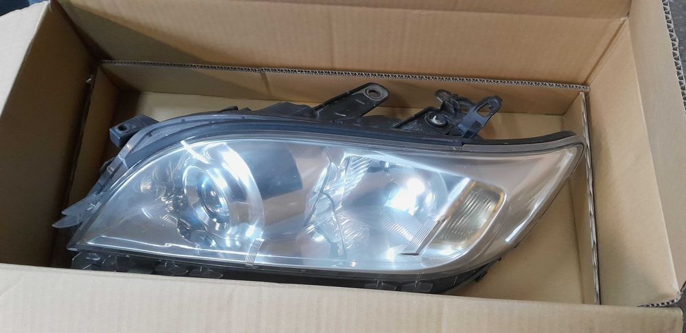 Lampa przednia lewa TOYOTA RAV4 III lift 10-12
