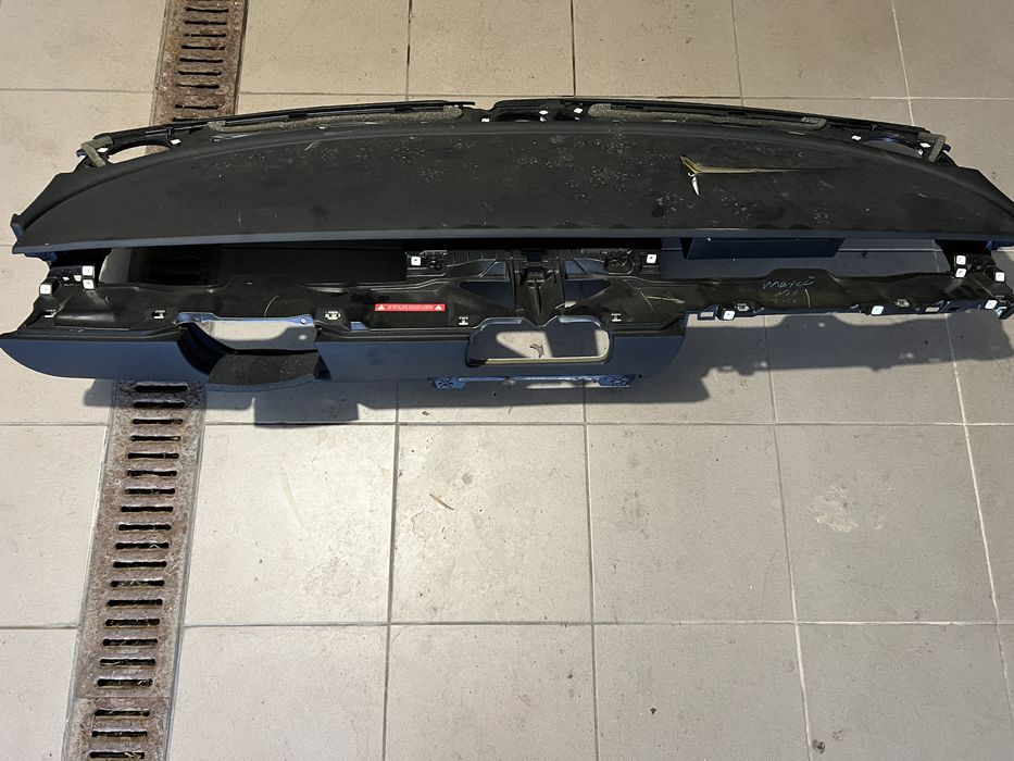 Торпеда панель консоль Tesla Model 3