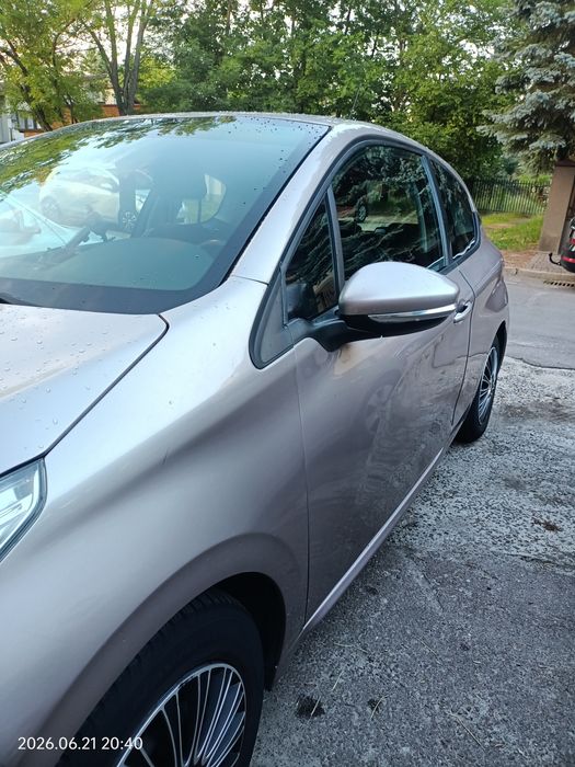 Peugeot 208 2012 rok