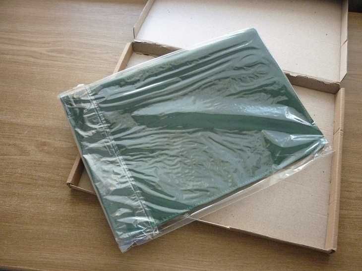 ЧОХОЛ-конверт на магнітах для MACBOOK 13 зелений, шкіряний