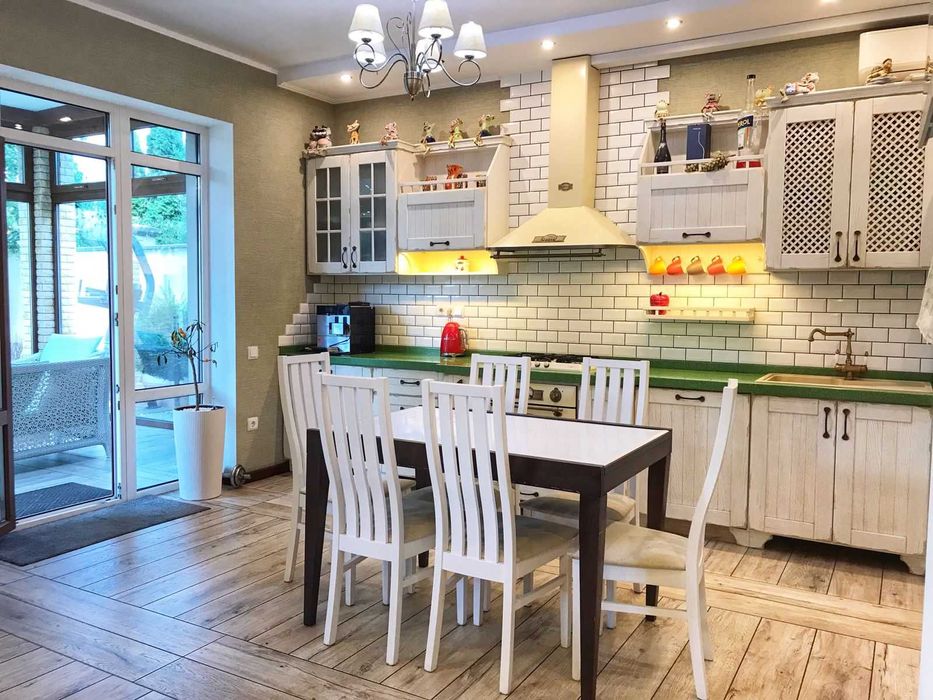 Замечательный дом в Совиньоне. 5 соток. 165 кв.м. Оформление в цене.