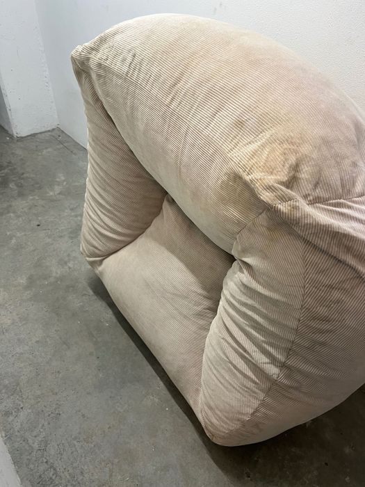 Puff Design em Veludo Cotelê – Conforto & Estilo