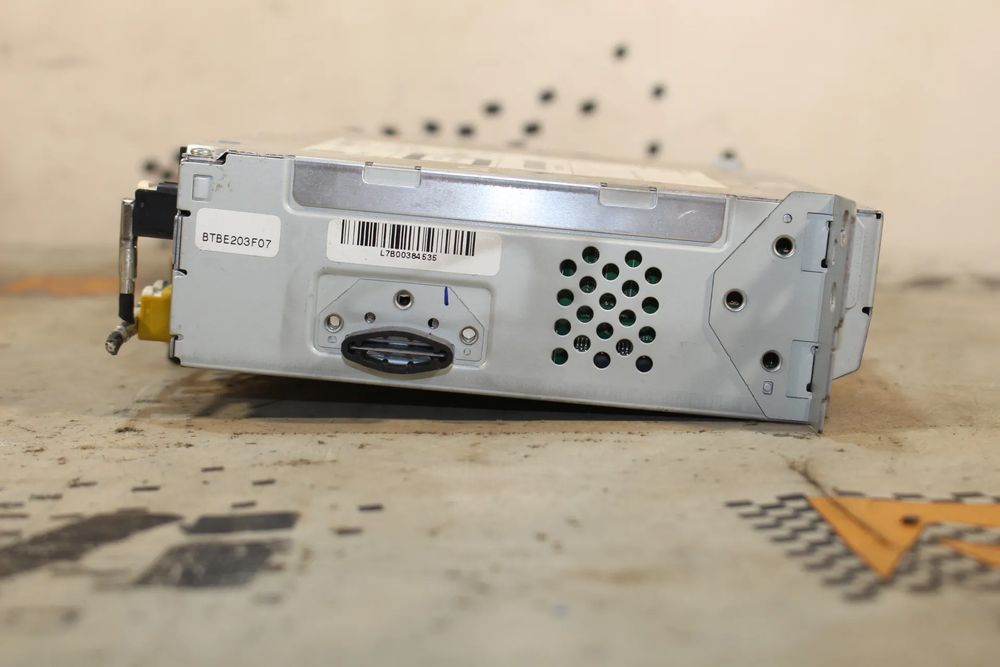 Rádio / auto-rádio BMW 5 (F10)