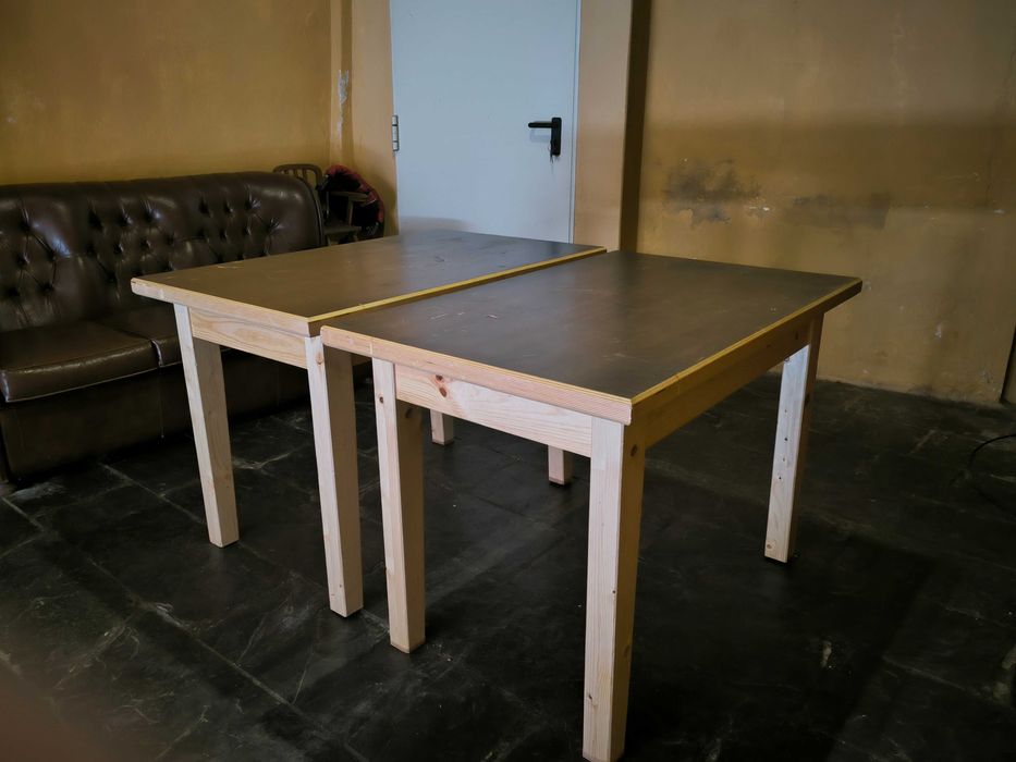 Mesa de jantar em madeira com quatro cadeiras rústicas, Perrine.