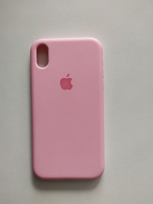 Рожевий чехол на iPhone XR