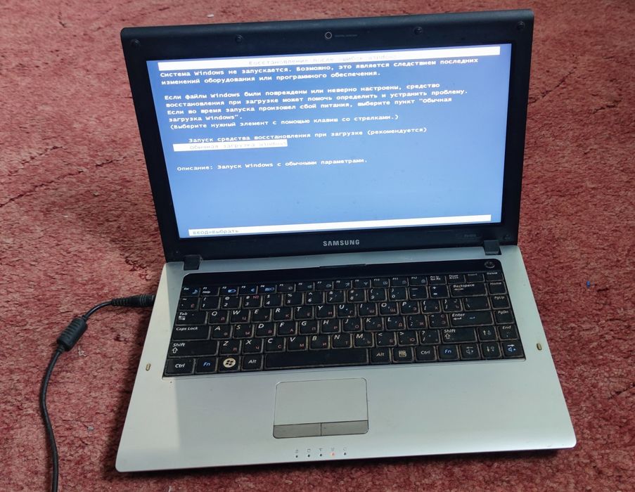 Ноут на запчасти и акустика, центр