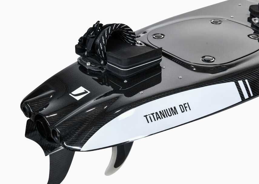 Jetsurf Race Titanium DFI  - deska surfingowa z silnikiem