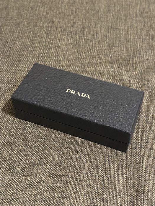 Сонцезахисні окуляри Prada (оригінал)