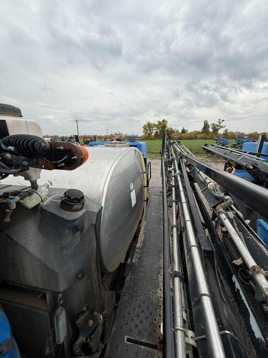 оприскувач самохідний New Holland SP275F