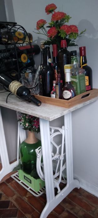 Mesa de apoio totalmente restaurada.