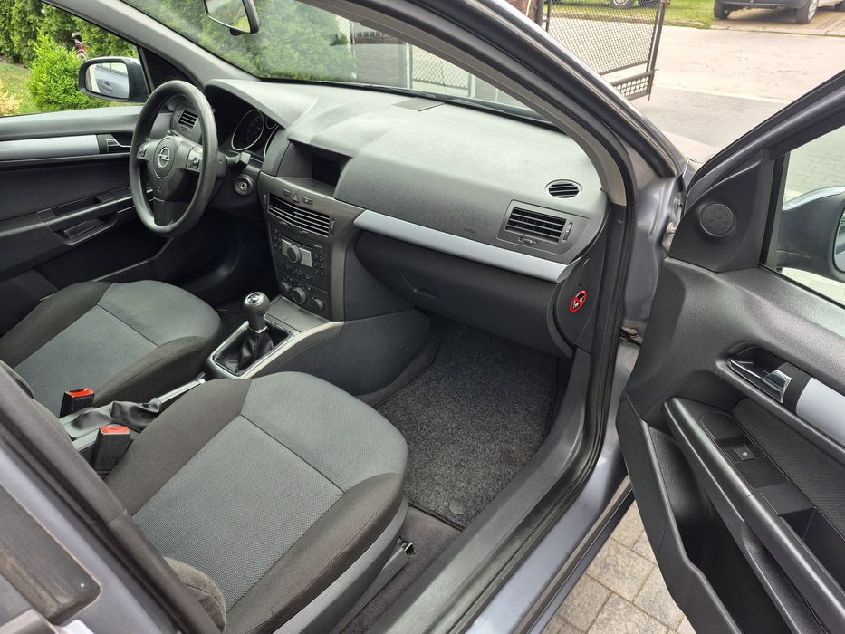 Opel Astra H 1.6 105KM Benzyna Klima 8xPoduszka Tempomat Alufelgi