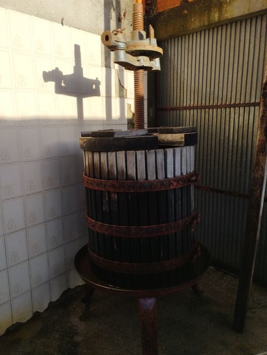 Vendo prença de vinho