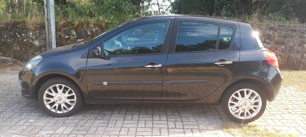 Renault Clio 2006 completo.