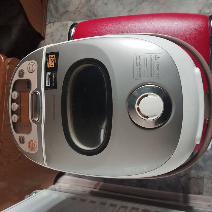 Мультиварка Redmond