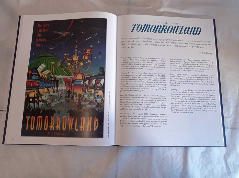 Livro de coleção "Poster Art of the Disney Parks" (2012)