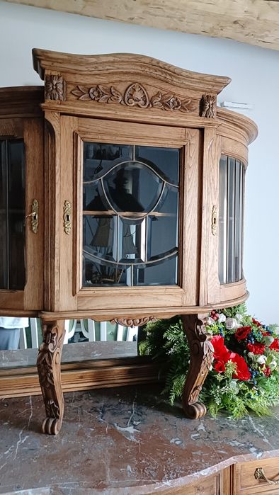 Kredens drewniany z marmurem