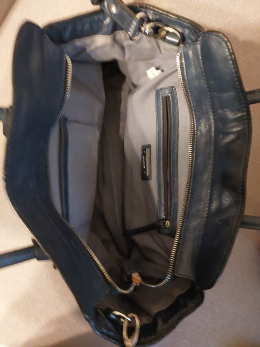 Сумка жіноча шкіряна.