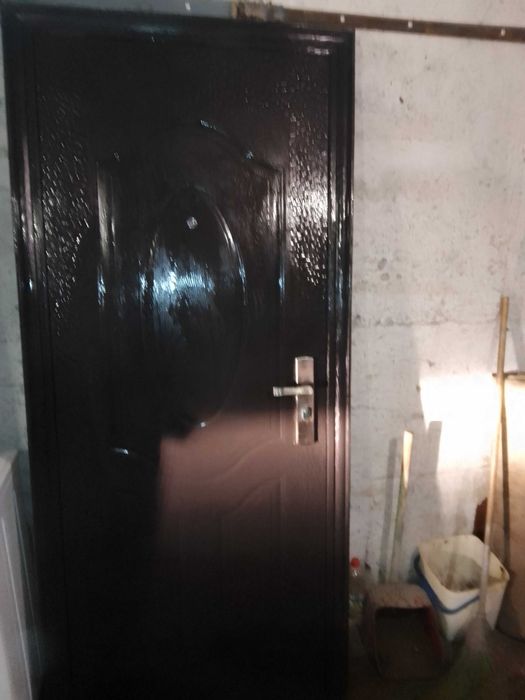 Продам Дверь входную металическую