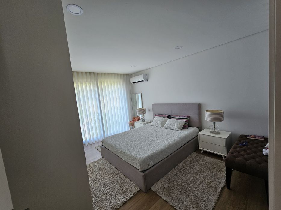 Moradia T3+1 com jardim e piscina